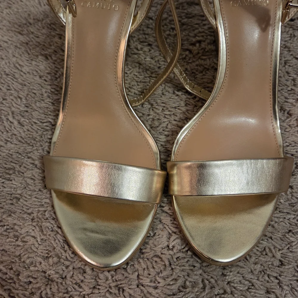 Vince Camuto Gold Women's Sandals - Picture 3 of 8